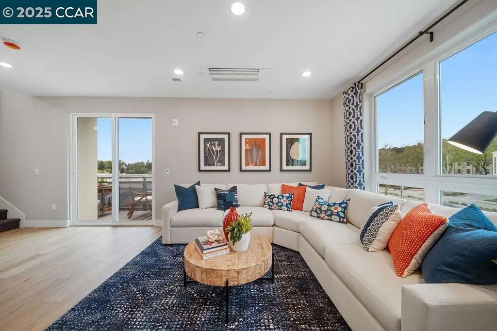 27264 Cosmo Ct, Hayward, CA 94541 - Image #1