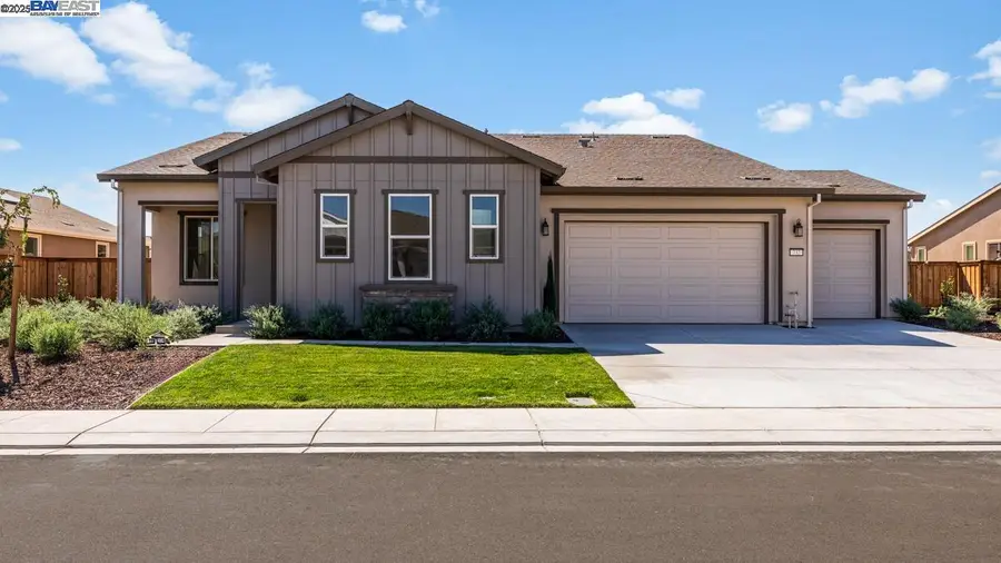 732 Conrad Court, Manteca, CA 95336 - Image #2