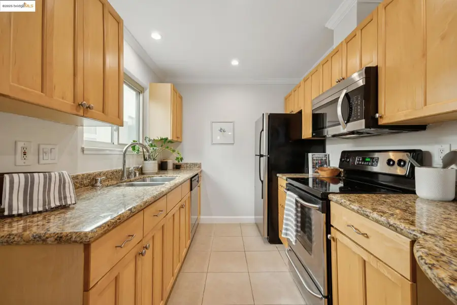 55 Fairmount Ave  #215, Oakland, CA 94611 - Image #3