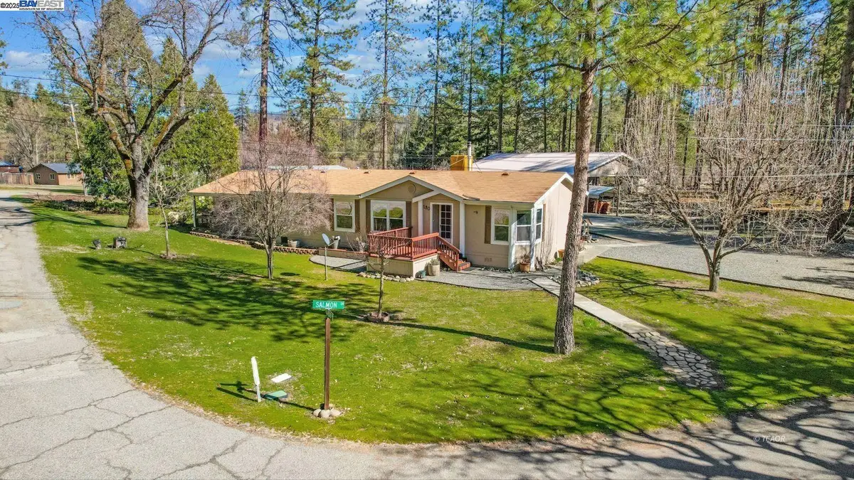 180 Steelhead Cir, Lewiston, CA 96052 - Image #1