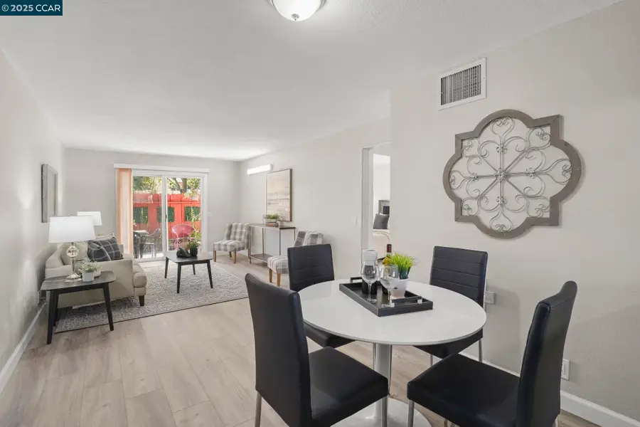 2525 Walters Way  #19, Concord, CA 94520 - Image #2