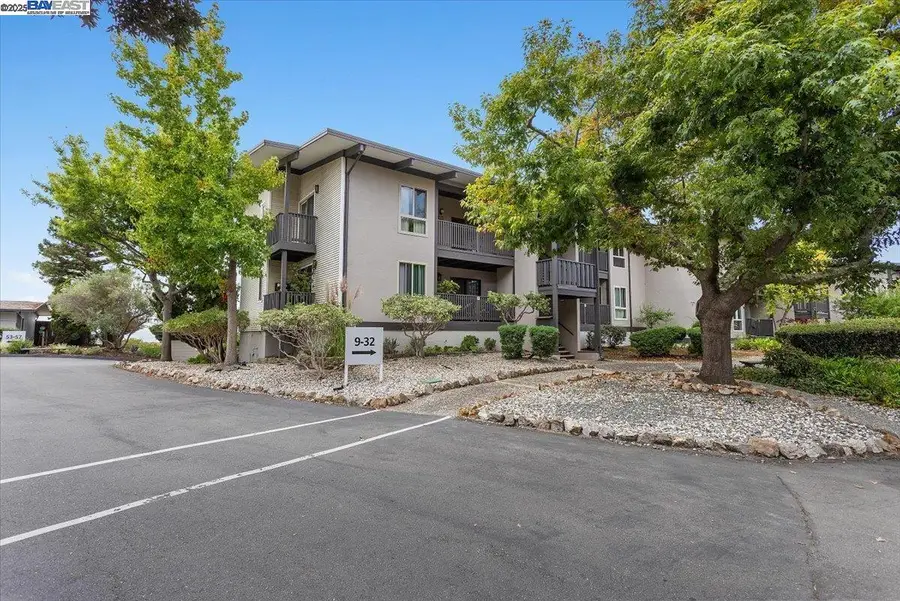 19100 Crest Ave  #30, Castro Valley, CA 94546 - Image #2