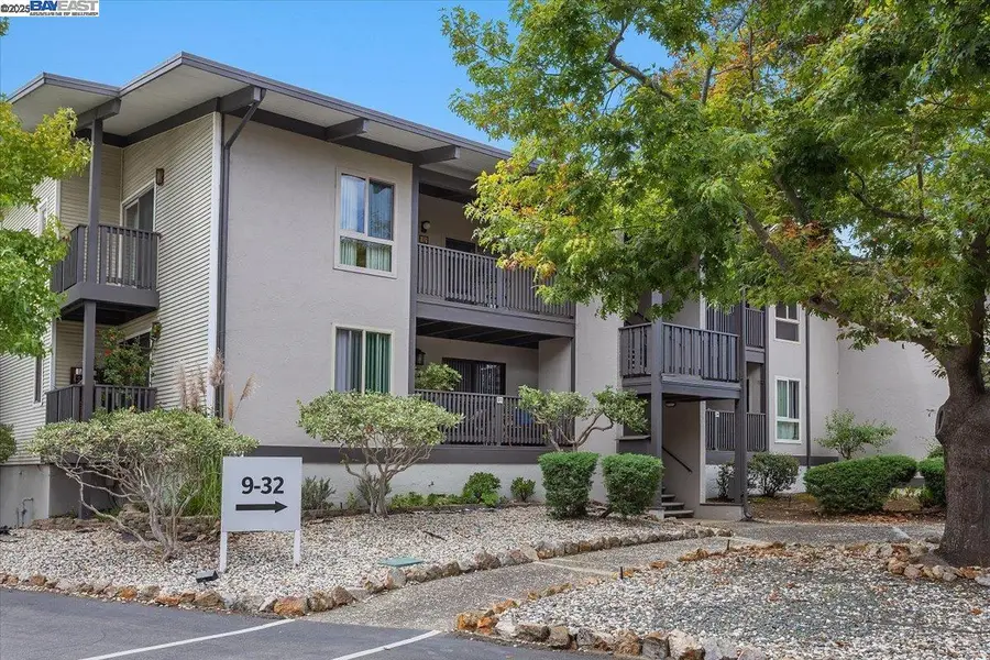 19100 Crest Ave  #30, Castro Valley, CA 94546 - Image #3
