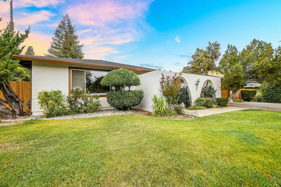 817 Cheyenne Dr, Walnut Creek, CA 94598 - Image #2