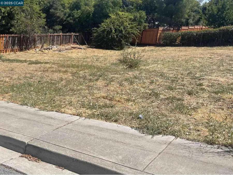 1170 Green Gables Ct, Concord, CA 94518 - Image #2