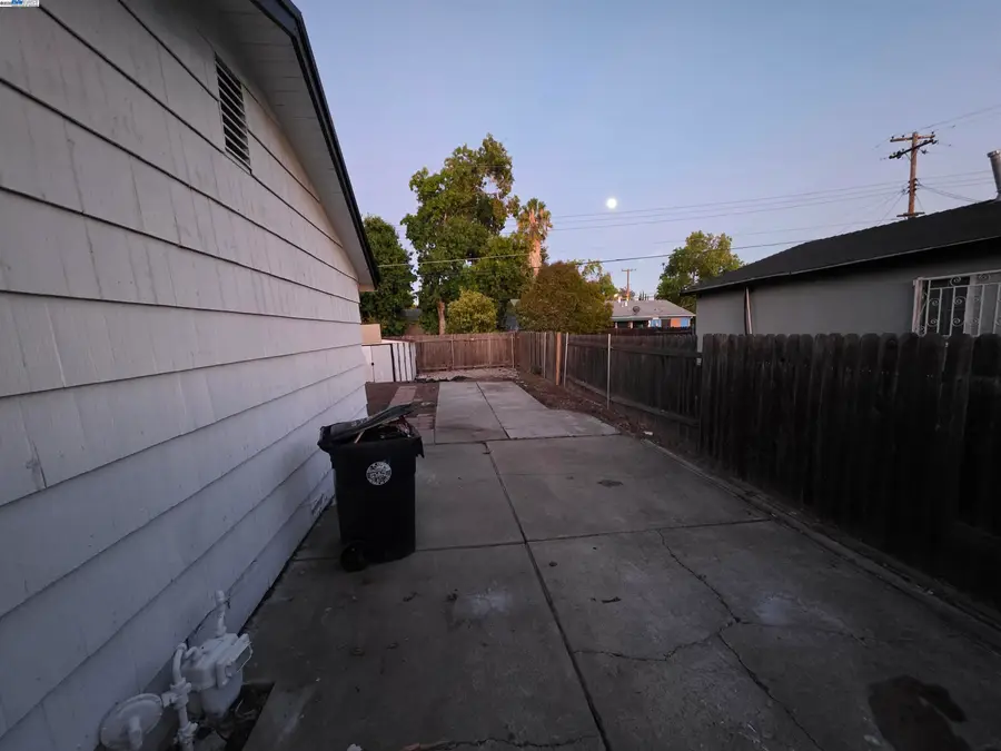 7527 24th Street, Sacramento, CA 95822 - Image #3