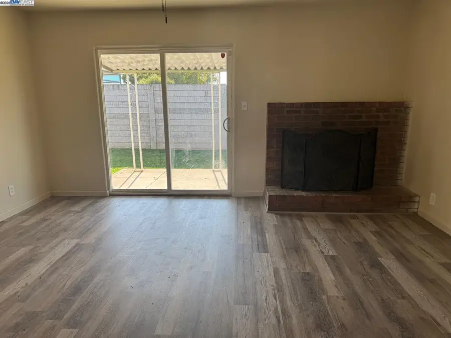 324 Eva Ct, Manteca, CA 95336 - Image #2