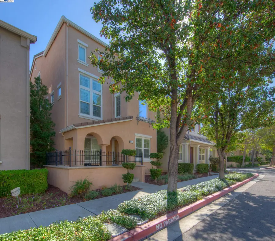 2168 Wellington Dr, Tracy, CA 95376 - Image #3