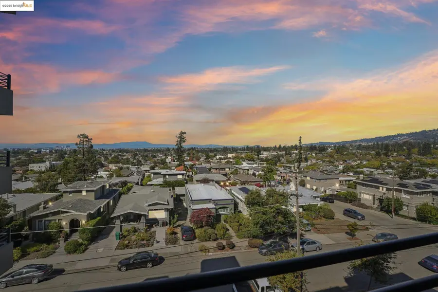 5340 Broadway Ter  #403, Oakland, CA 94618 - Image #2