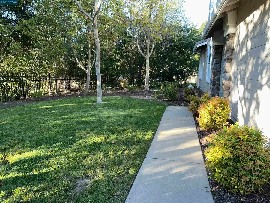 1921 Eagle Peak, Clayton, CA 94517 - #3