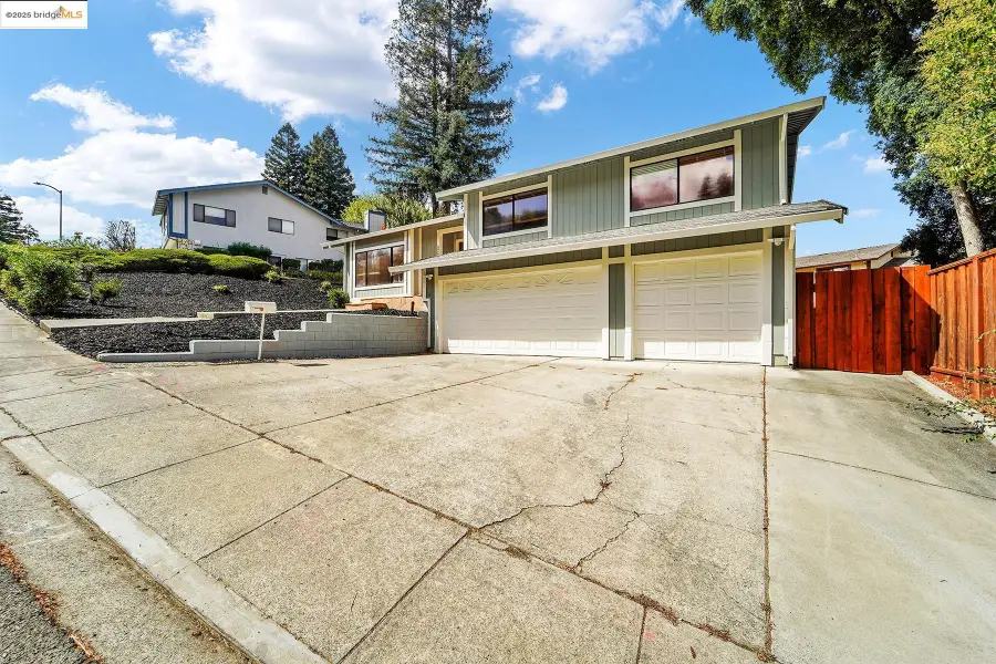 225 Skyline Dr, Vallejo, CA 94591 - Image #3