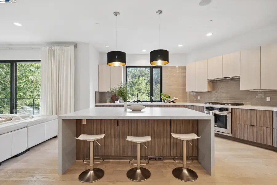 3 West Cir, Oakland, CA 94611 - Image #3