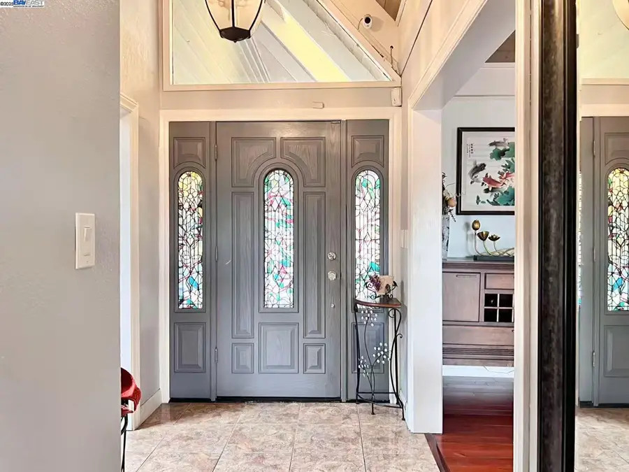 211 Amend Ct, El Sobrante, CA 94803 - Image #2