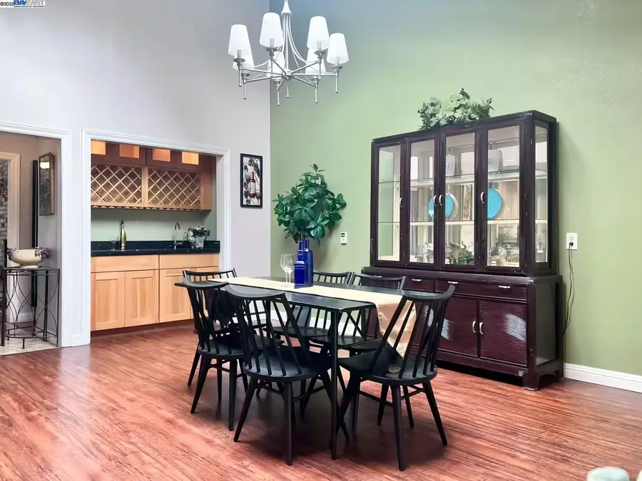 211 Amend Ct, El Sobrante, CA 94803 - Image #3