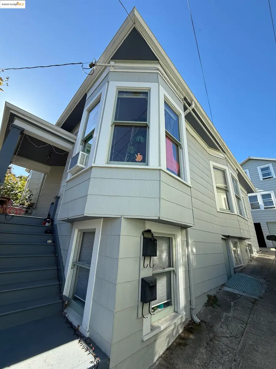 37 Nicholl Ave, Richmond, CA 94801 - Image #2