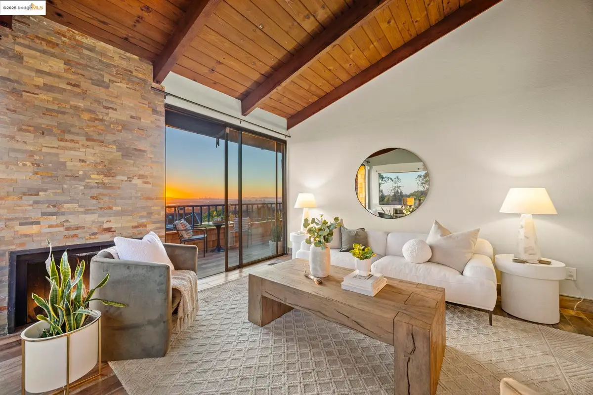 12 Sereno Cir, Oakland, CA 94619 - Image #1