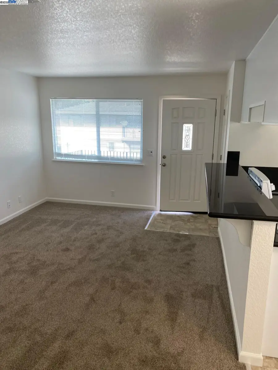 4471 La Cresta Way  #4, Stockton, CA 95207 - Image #2