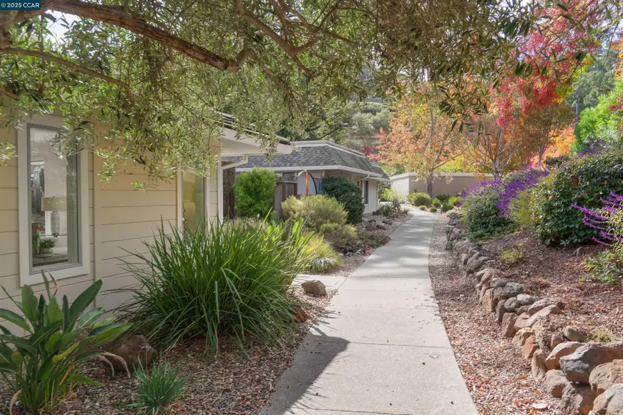 2933 Ptarmigan Dr  #3, Walnut Creek, CA 94595 - Image #2