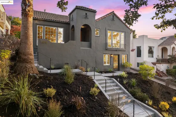 1073 Mandana Blvd., OAKLAND, CA 94610