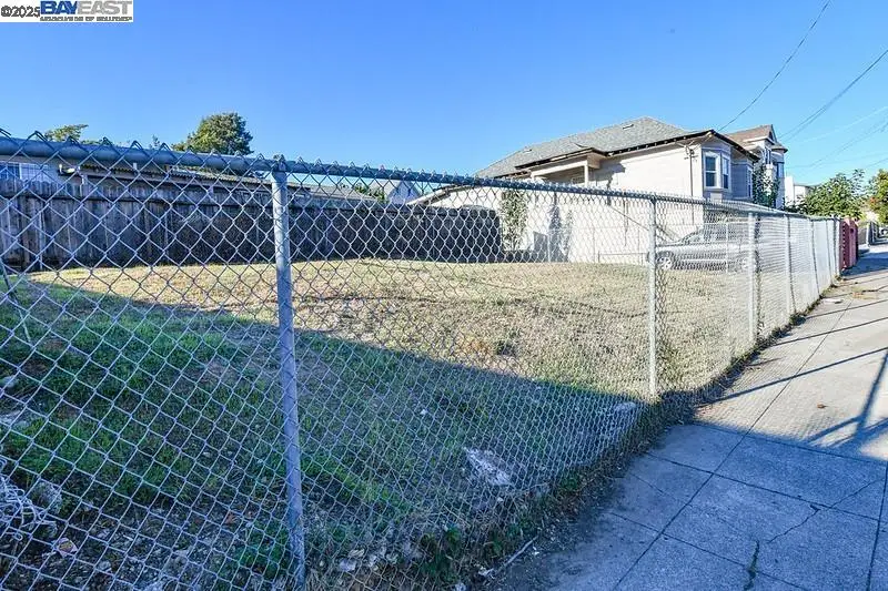 2409 25Th Ave, Oakland, CA 94601 - #3