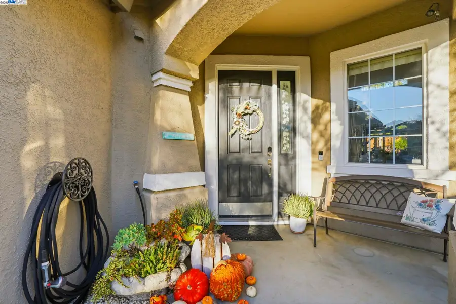 1622 Altamont Cir, Livermore, CA 94551 - Image #2