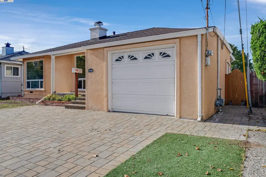 17137 Via Alamitos, San Lorenzo, CA 94580 - Image #2