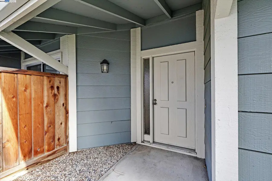 2476 Wimbledon Ln, San Leandro, CA 94577 - Image #3