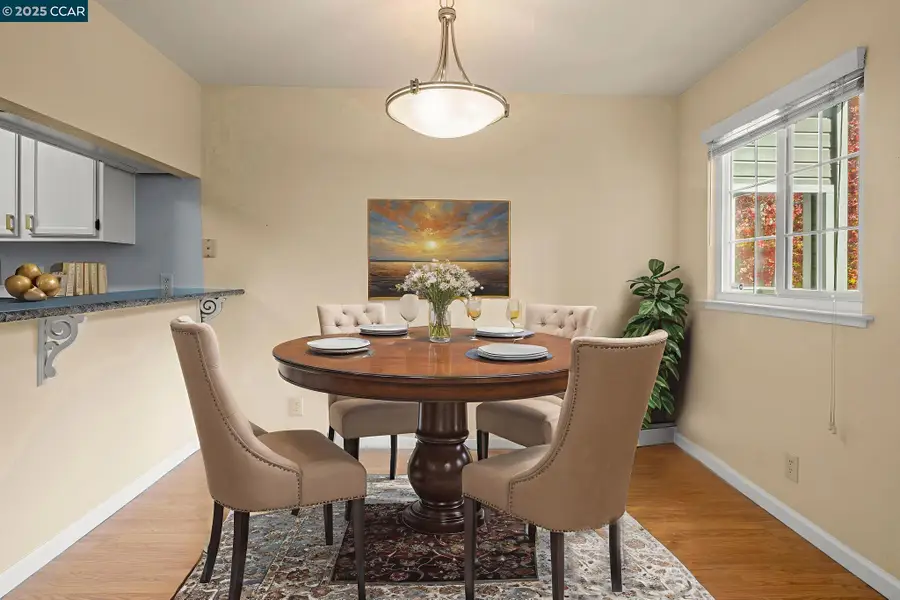 560 Canyon Oaks  #H, Oakland, CA 94605 - Image #2