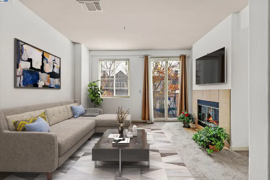 710 City Walk Pl  #4, Hayward, CA 94541 - Image #2