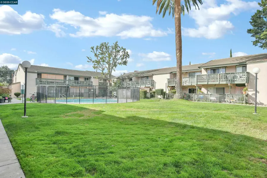 4888 Clayton Rd  #6, Concord, CA 94521 - Image #2