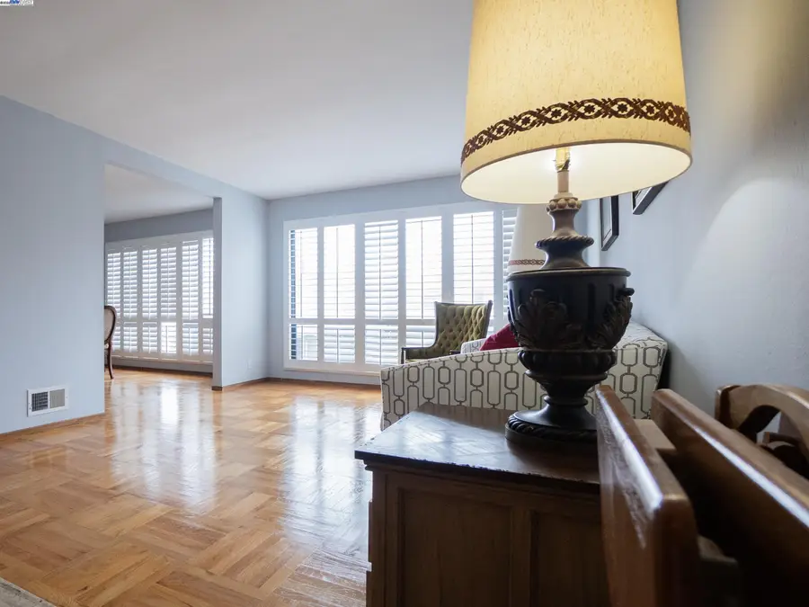 231 Saint Catherine Dr, Daly City, CA 94015 - Image #2