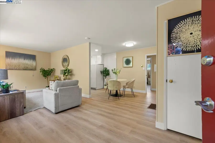 5838 Nottingham Dr, Oakland, CA 94611 - Image #3