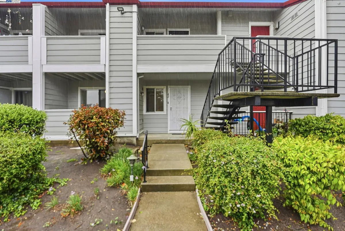 655 River Oak Way  #42, Hayward, CA 94544 - Image #1