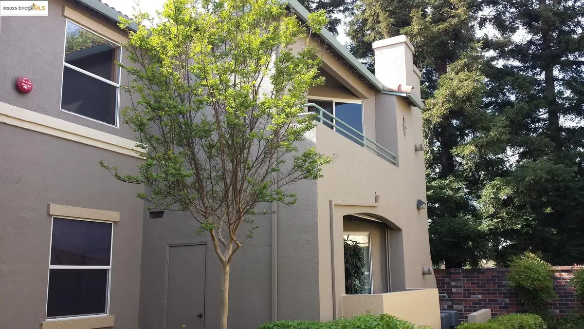5201 Laguna Oaks DR  #UNIT 70, Elk Grove, CA 95758 - Image #1