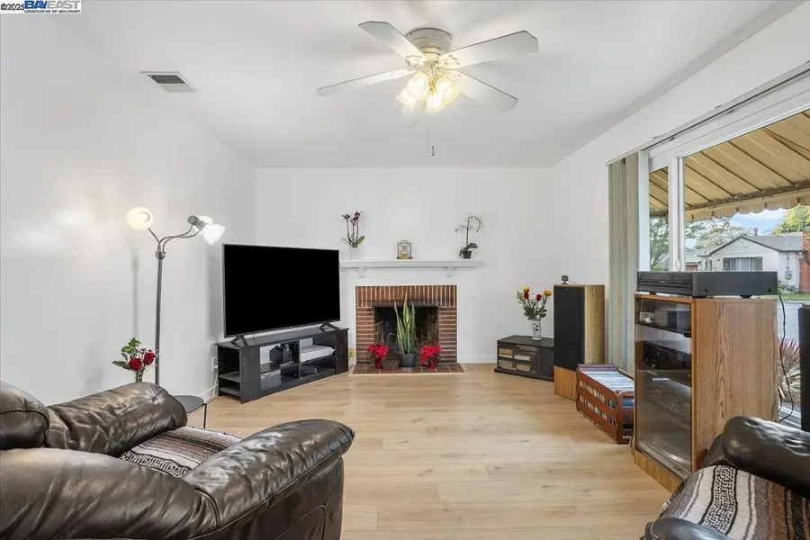 15106 Edgemoor St, San Leandro, CA 94579 - Image #3