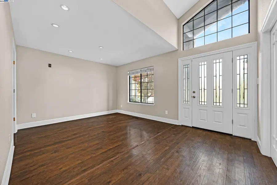 1116 Vista Point Ln, Concord, CA 94521 - Image #3