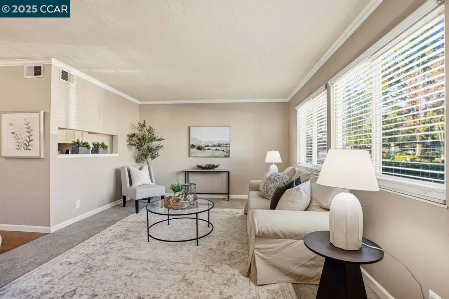 1013 Mohr Ln  #2, Concord, CA 94518 - Image #3
