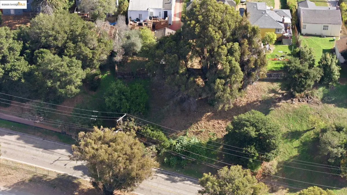 9670 Mountain Blvd, Oakland, CA 94605 - #1