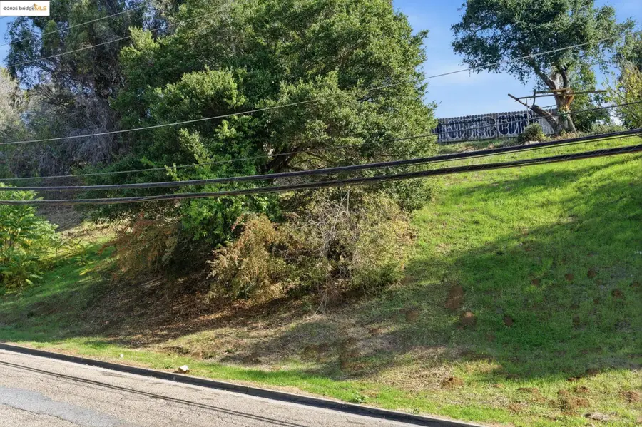 9680 Mountain Blvd, Oakland, CA 94605 - #2