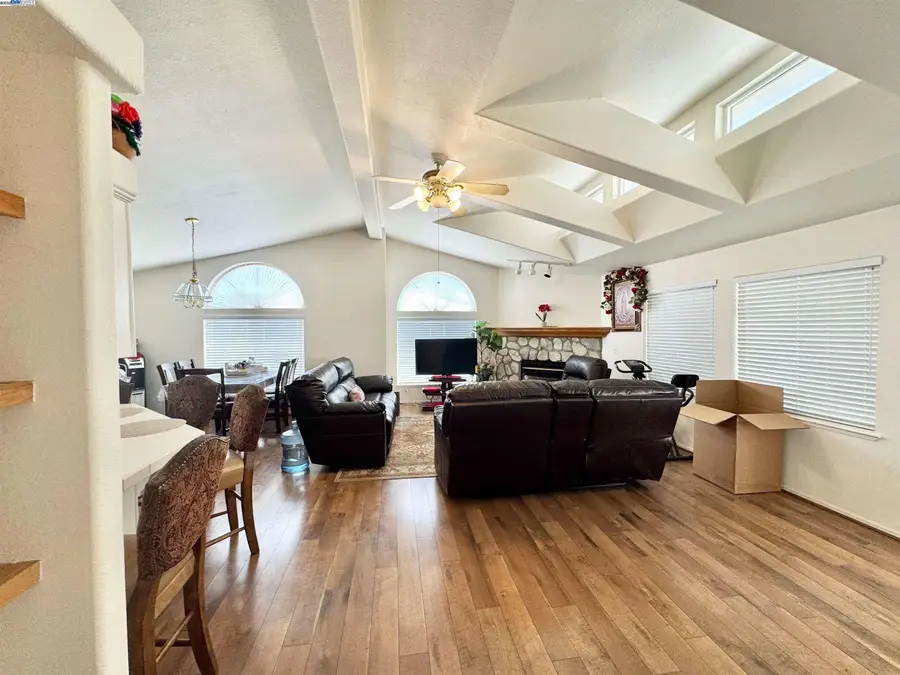 1220 Tasman Dr  #39, Sunnyvale, CA 94089 - Image #3