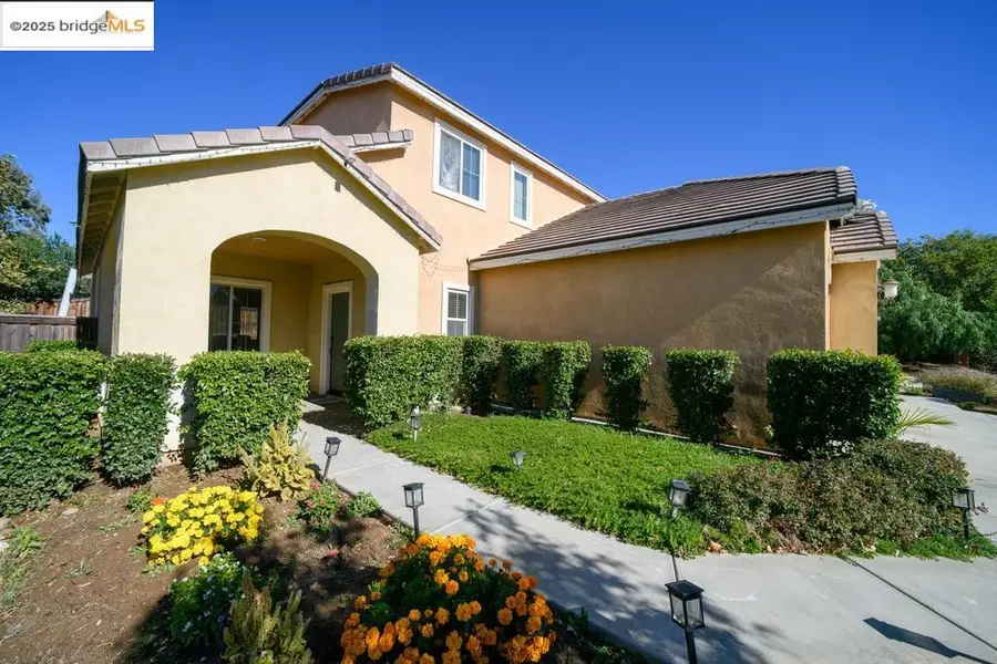 1350 Mistletoe Dr, Beaumont, CA 92223 - #2
