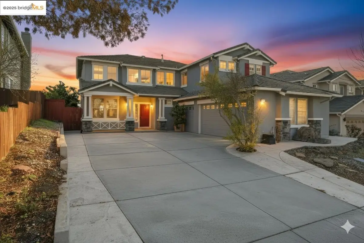 6857 Sunriver Ln, Vallejo, CA 94591 - Image #1