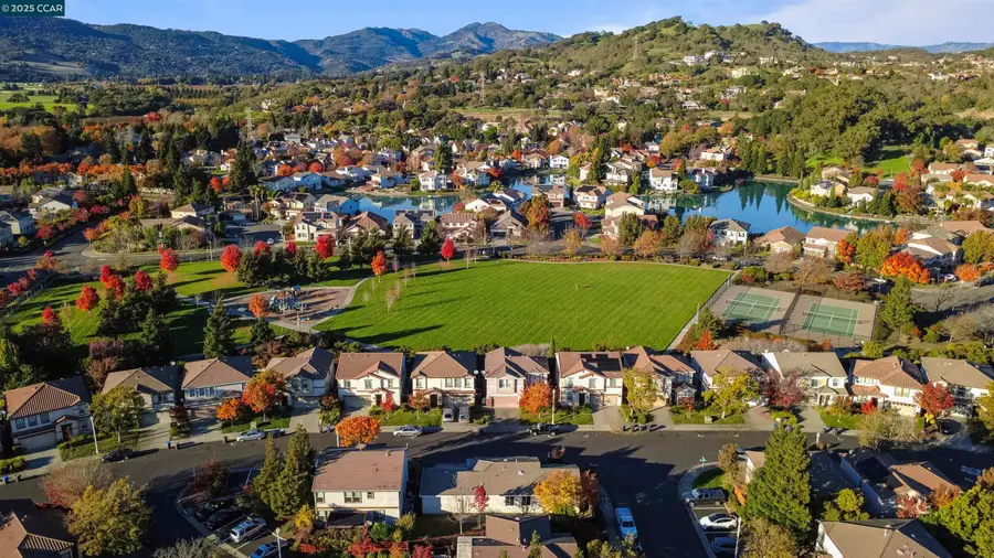 5109 Napa Shore Dr, Fairfield, CA 94534 - Image #2