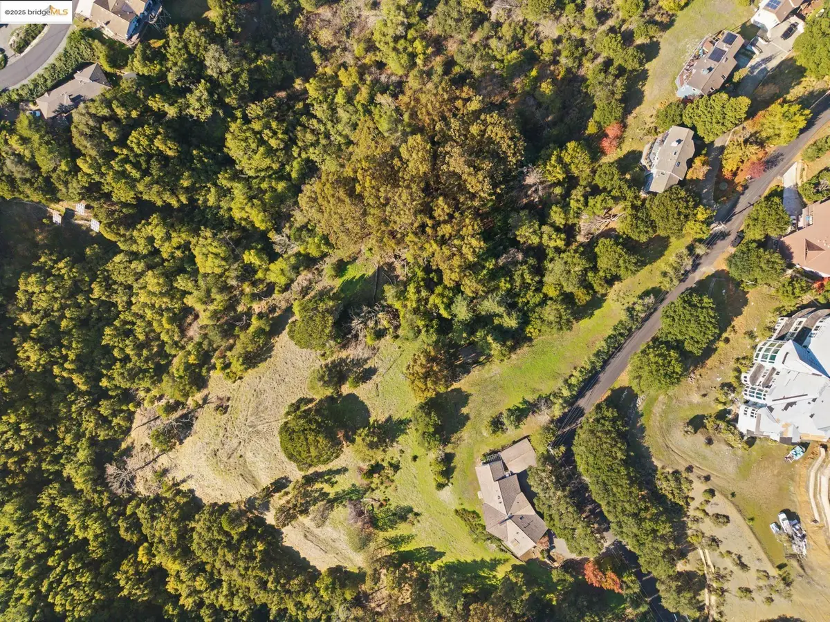 11330 Lochard St, Oakland, CA 94605 - Image #1