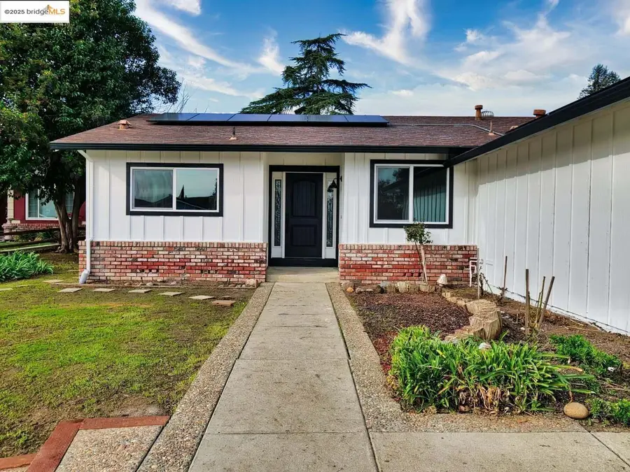2112 Matthew CT, Pittsburg, CA 94565 - Image #2