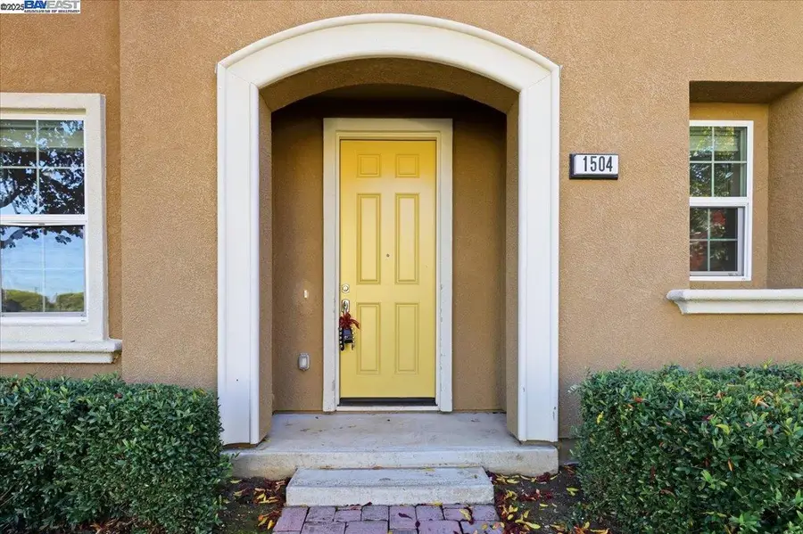 1504 Middle Ln, Hayward, CA 94545 - Image #2