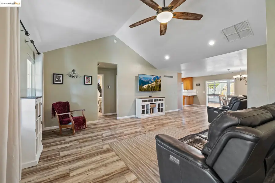 17517 Wild Oak Dr, Jamestown, CA 95327 - Image #3