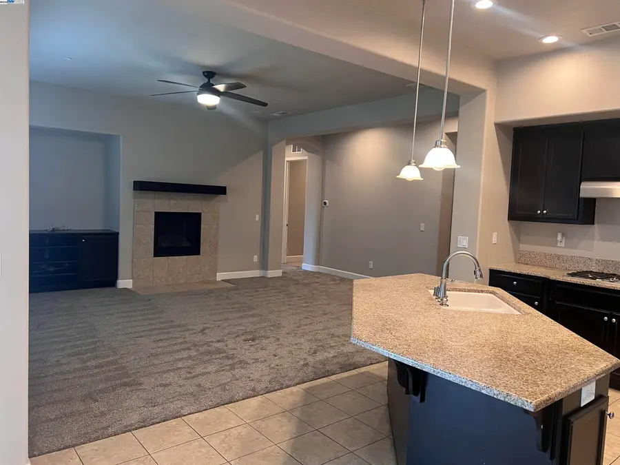 1110 Clearwater Creek Blvd, Manteca, CA 95336 - Image #3