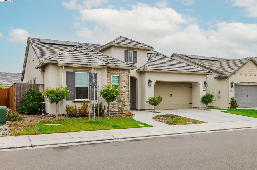 2929 Cammie Ln, Lodi, CA 95242 - Image #2