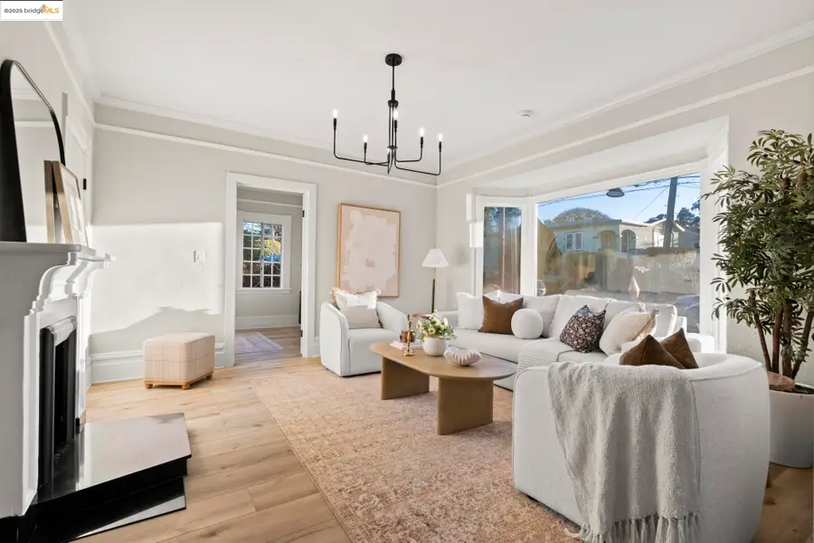 2050 30Th St, Oakland, CA 94606 - Image #2